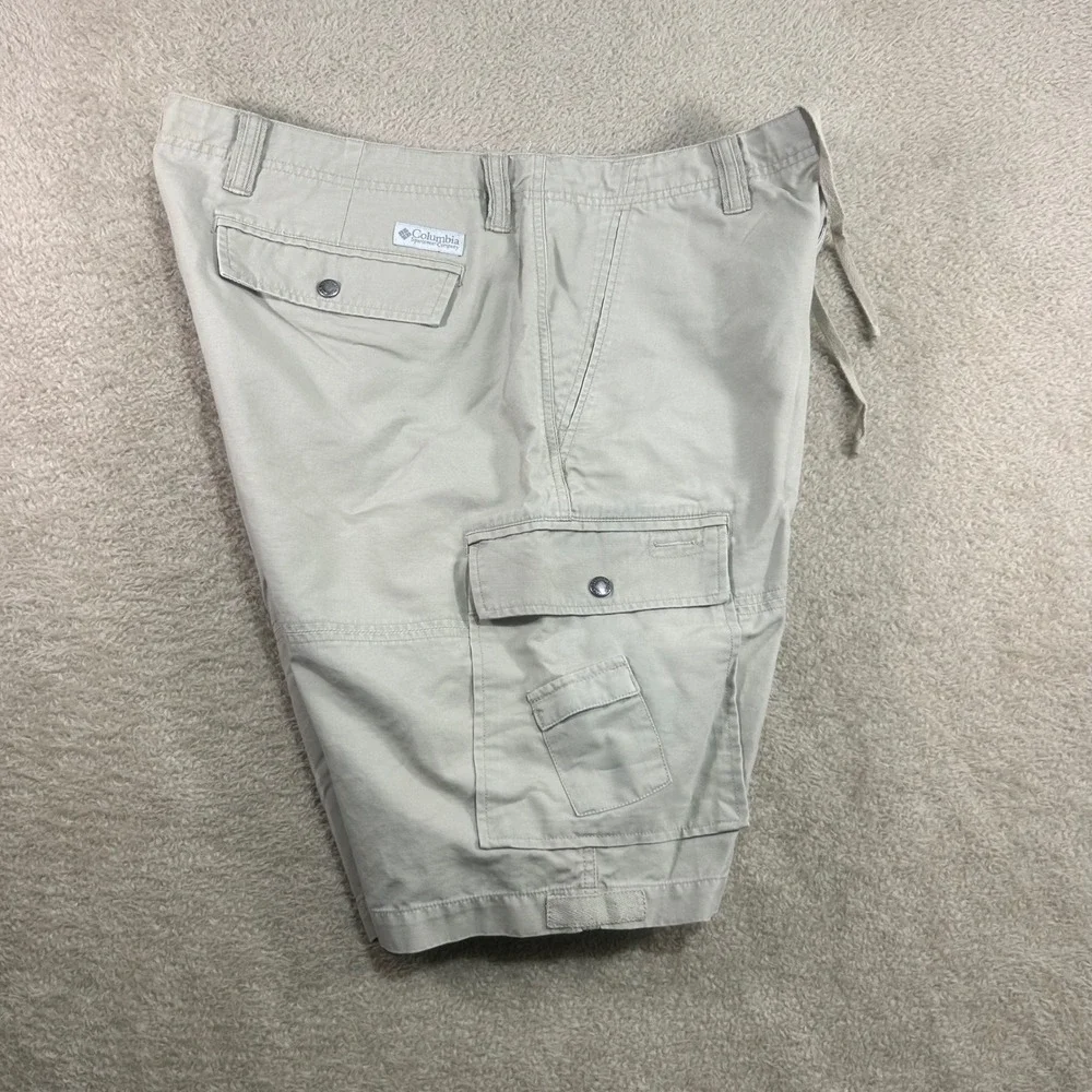 Columbia Sportswear Company Mens Cargo Shorts Khaki Size 38 11‎ Inch Inseam